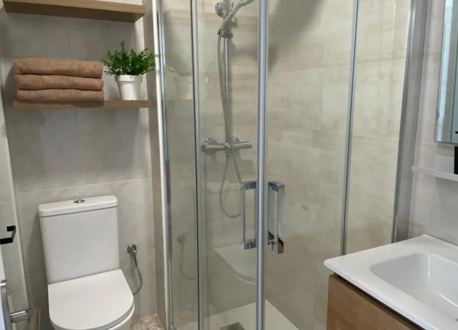 Apartamento Nuevo Zona General Davila Cerca De Las Playas De Santander 0*,